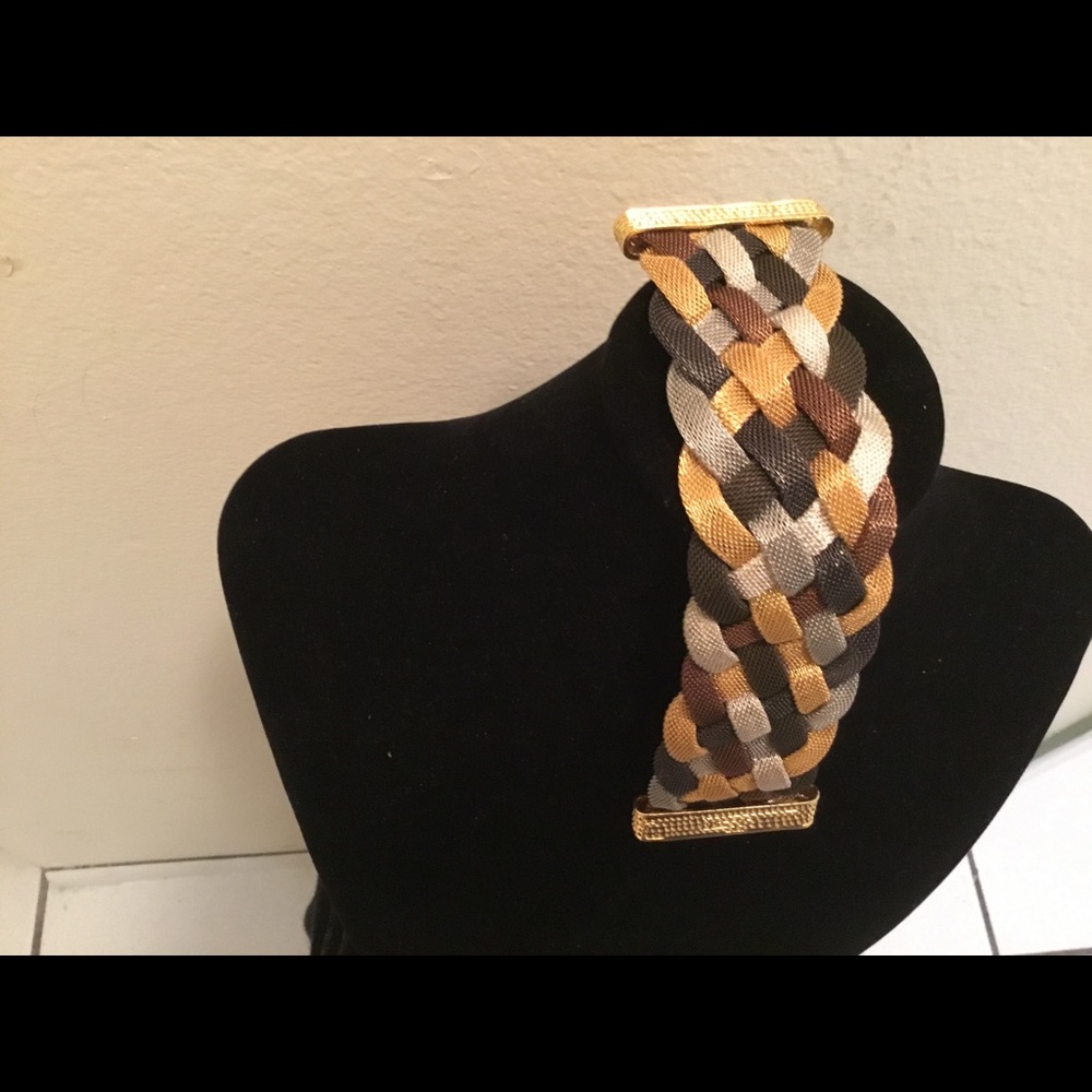 nice ladies bracelet by  robert Verdi